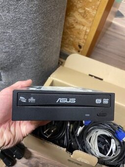 Mechanika ASUS
