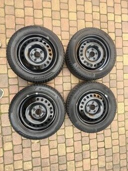Zimní pneu, 205/55 R16 včetně plechových kol - 1