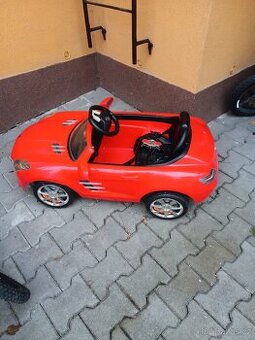 Elektrické auto mercedes