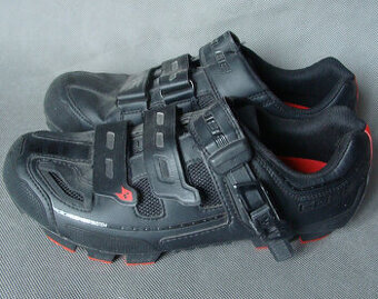 Cyklistické tretry kros, MTB CUBE BLK vel. 40