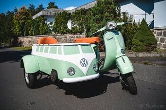 Veterán Piaggio Vespa Scooter VW sidecar (1973)