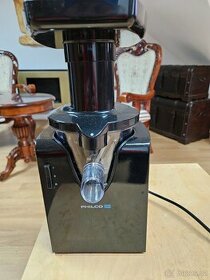 Elektrický lis na ovoce a zeleninu