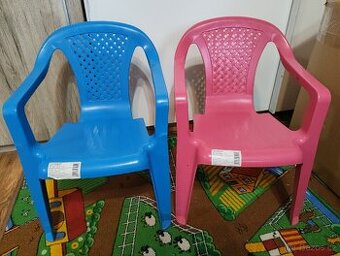 2x židle dětská plastová