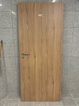 Prodám interiérové dveře 80 cm – pravé