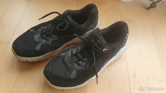 Pevné sportovní boty FILA, EU44