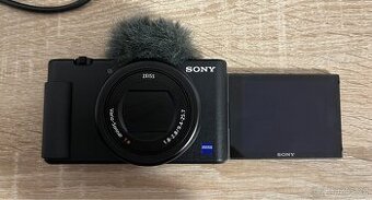 ZÁNOVNÍ SONY-ZEISS ZV 1