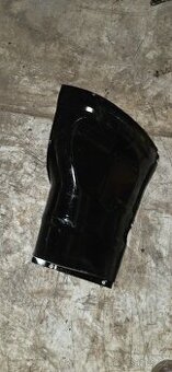 Tatra 613- plechy kolem motoru