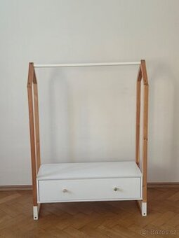 Dětský věšák štendr na oblečení