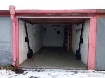 Pronajmu garáž v Plzni – Borská Pole, Univerzitní ulice