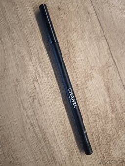 Tužka na oči Chanel