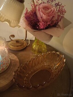 Skleněná mísa, růžové sklo