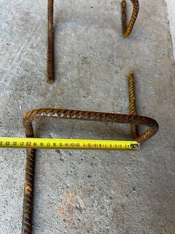 Třemy pro armování