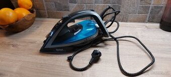 Žehlička Tefal TurboPro AntiCalc (FV5648)