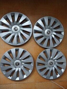 Prodám poklice Škoda 16"Tekton