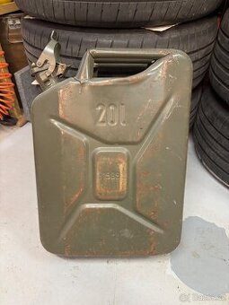 Kanistr plechový 20l