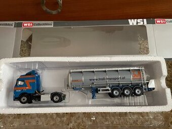 Volvo FH 12 TROLL Transport, na zadní stěně kabiny UNITRANS