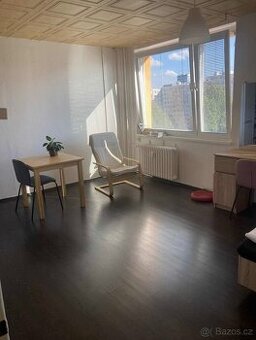 Slunný byt 35m2 v Nových Butovicích - 1