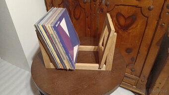 Stojan na gramofonové desky LP