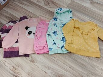 Balík oblečení holčička