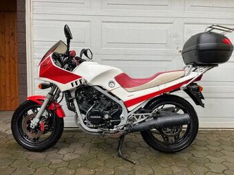 Honda VF 500 youngtimer r.v. 1986