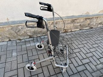 Invalidní chodítko pro seniory a důchodce