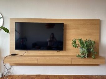 Závěsná TV stěna