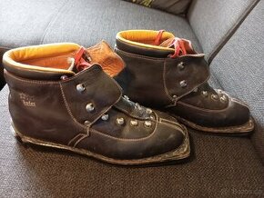 Staré běžecké boty (retro)