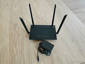 ASUS RT-AC1200 router