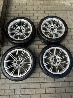 BMW ORIGINAL ALU 18” + Semperit 245/40 R18 – pneu super stav