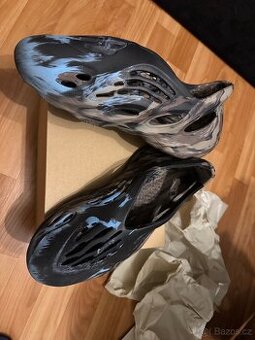 Yeezy Foam RNNR MX Cinder vel. 46