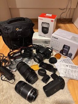 Kompletní set Canon – téměř nepoužívaný – EOS 550D + 3 objek