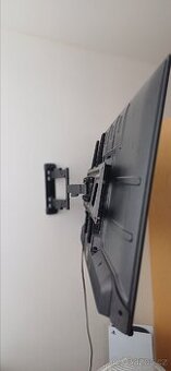 Hisense TV 50 inches + Wall mount
