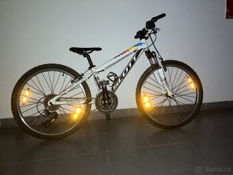 Dětské horské kolo SCOTT Scale 24´ v designu šampióna Nina S