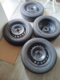 Prodám plechové disky 6Jx15H2ET40 včetně starších PNEU