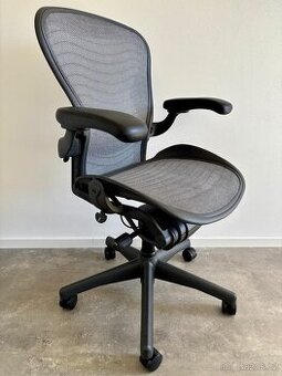 kancelářská židle Herman Miller Aeron Classic