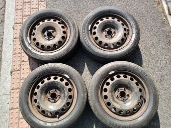 Letní gumy, originál plechové disky VW 205/55 r16