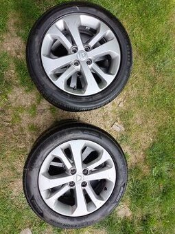 Celoroční pneumatiky 195/55 R16 91V na Alu discich DACIA