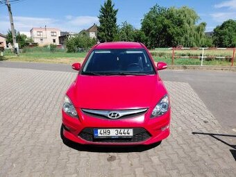 Hyundai i30 1.6 CRDi 66kw  rok v.2011