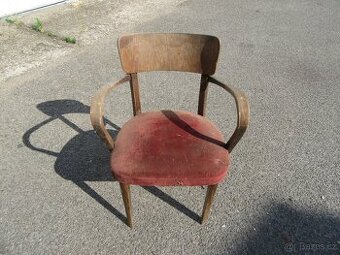 Nabízím starožitne designove polokřeslo Thonet. Na renovaci.
