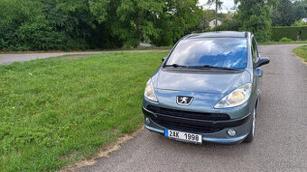 Peugeot 1007 1.6 16V Benzín Automat Spolehlivé