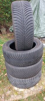 Prodám 4x zimní 205/55R16 Goodyear