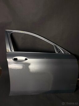 Pravé přední dveře Mercedes E213