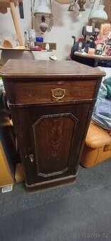 Rustikalní skříňka