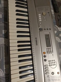 Prodám klávesy Yamaha PSR  E303