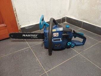 Motorová pila Einhell, menší lehká