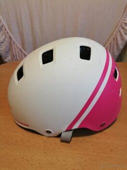 Dívčí helma na kolo, zn. Decathlon