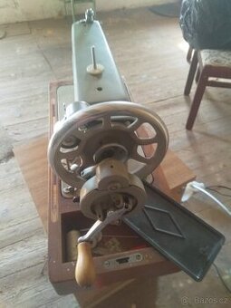 Indický šicí stroj Mana