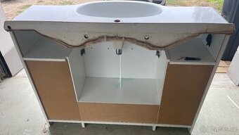 Umyvadlová skříňka se zrcadlem