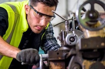 🔧 Hledáme šikovné ruce-Seřizovač strojů, junioři vítáni