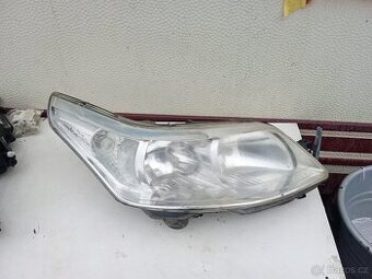 Pravý přední světlomet citroen